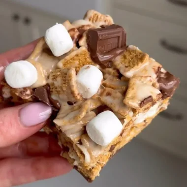 Golden Grahams S'mores Bars with chocolate and marshmallows